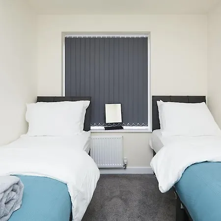 Prime Location & Free Parking Stylish 3-Bed Home Leicester Exterior photo