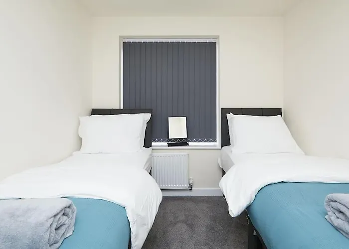Prime Location & Free Parking Stylish 3-Bed Home