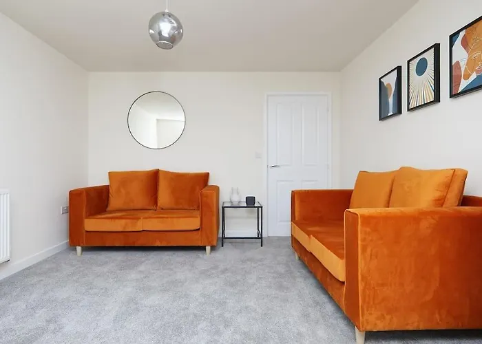 Prime Location & Free Parking Stylish 3-Bed Home