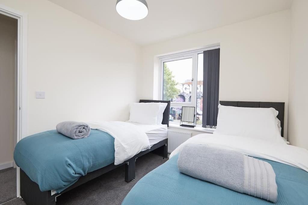 Vakantiehuis Prime Location & Free Parking Stylish 3-bed Leicester