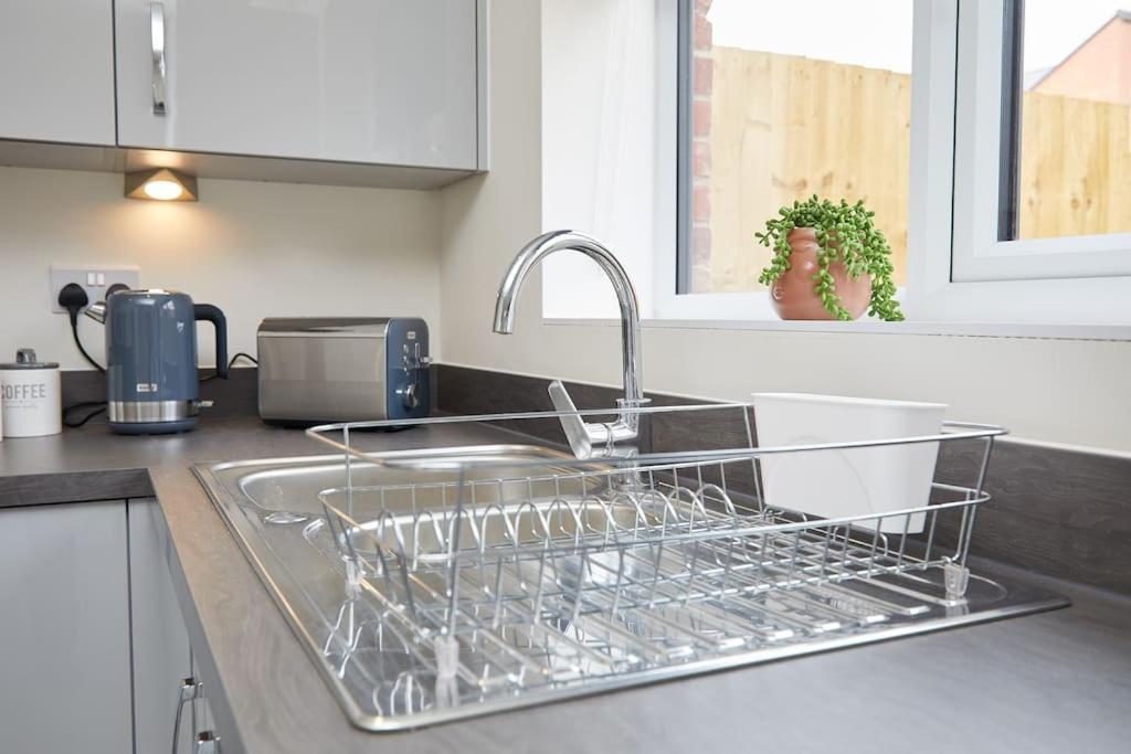 Prime Location & Free Parking Stylish 3-bed Vakantiehuis Leicester