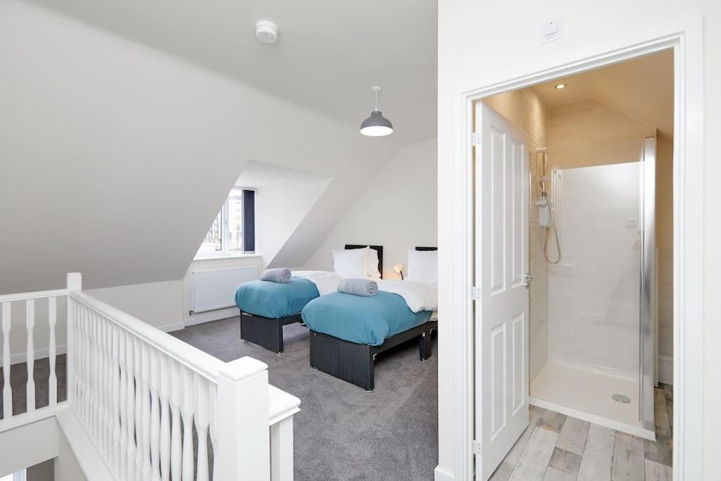 Prime Location & Free Parking Stylish 3-bed Vakantiehuis